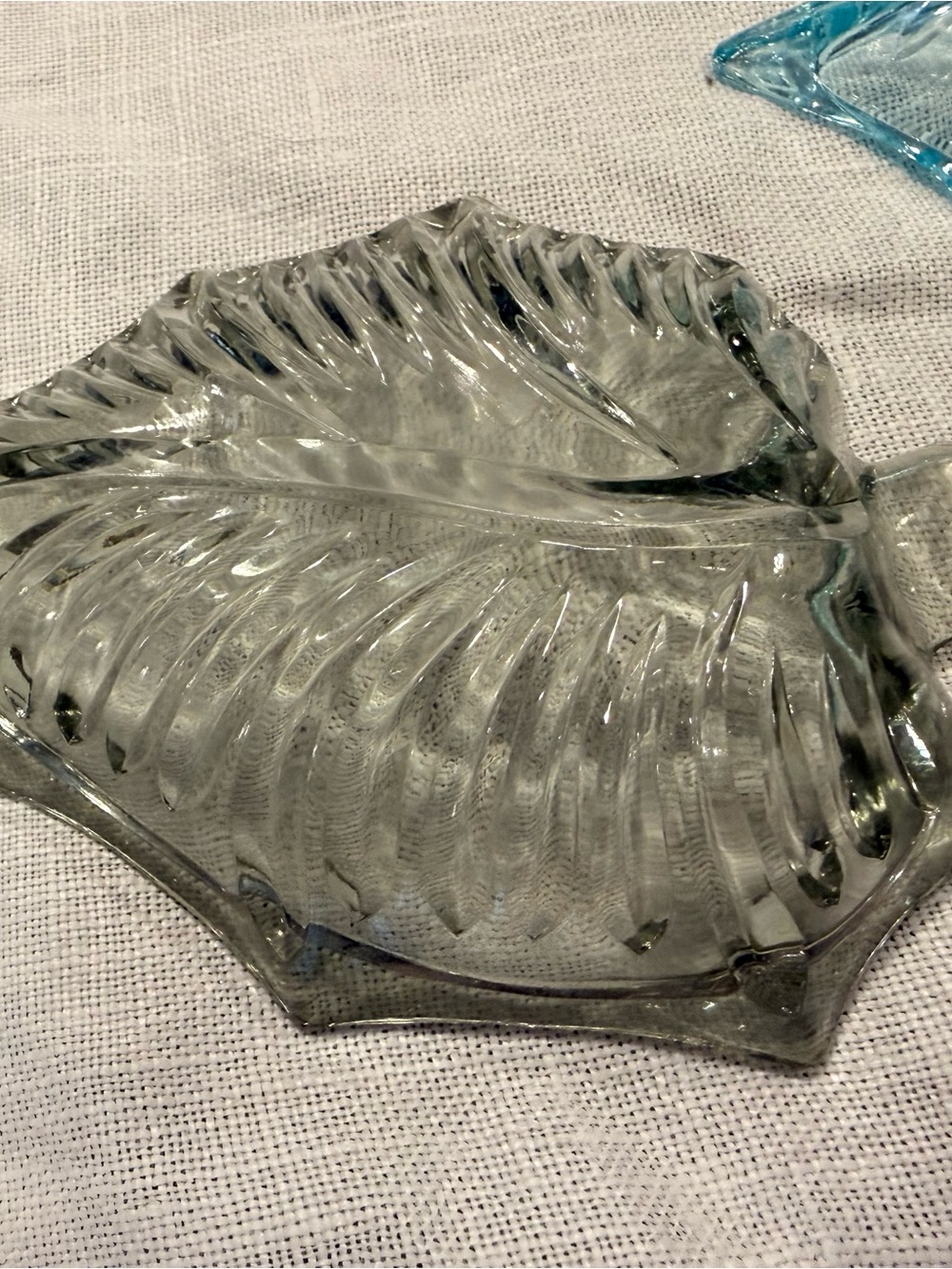 VINTAGE! Peedee set 6 Harlequin Glass Leaf Trinket/Ashtray Trays Japan/No Chips - Picture 3 of 7